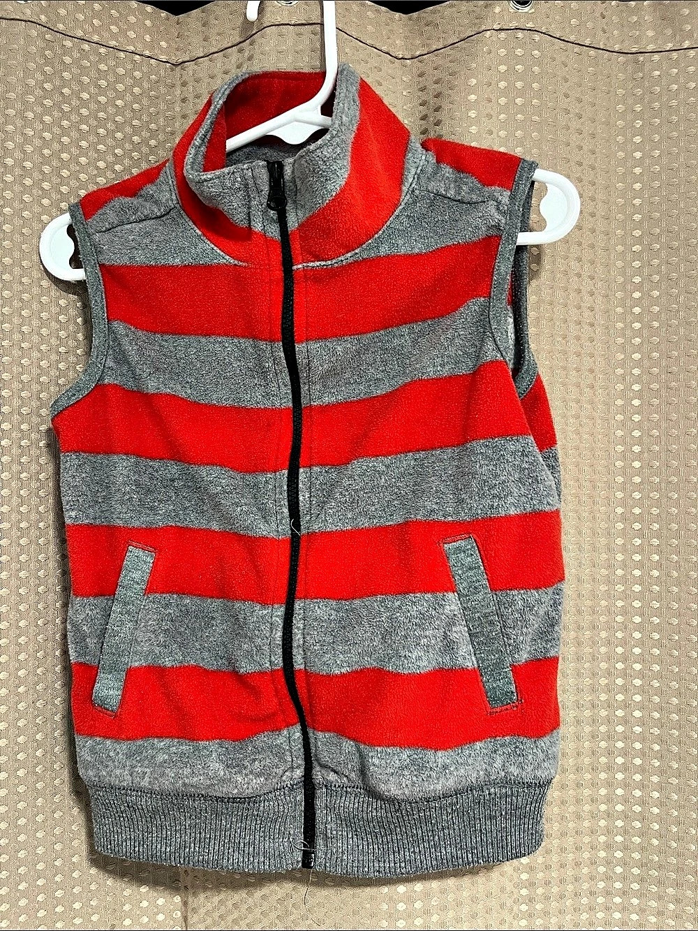 Carter's Striped Vest in Red & Gray Size 3T Like New